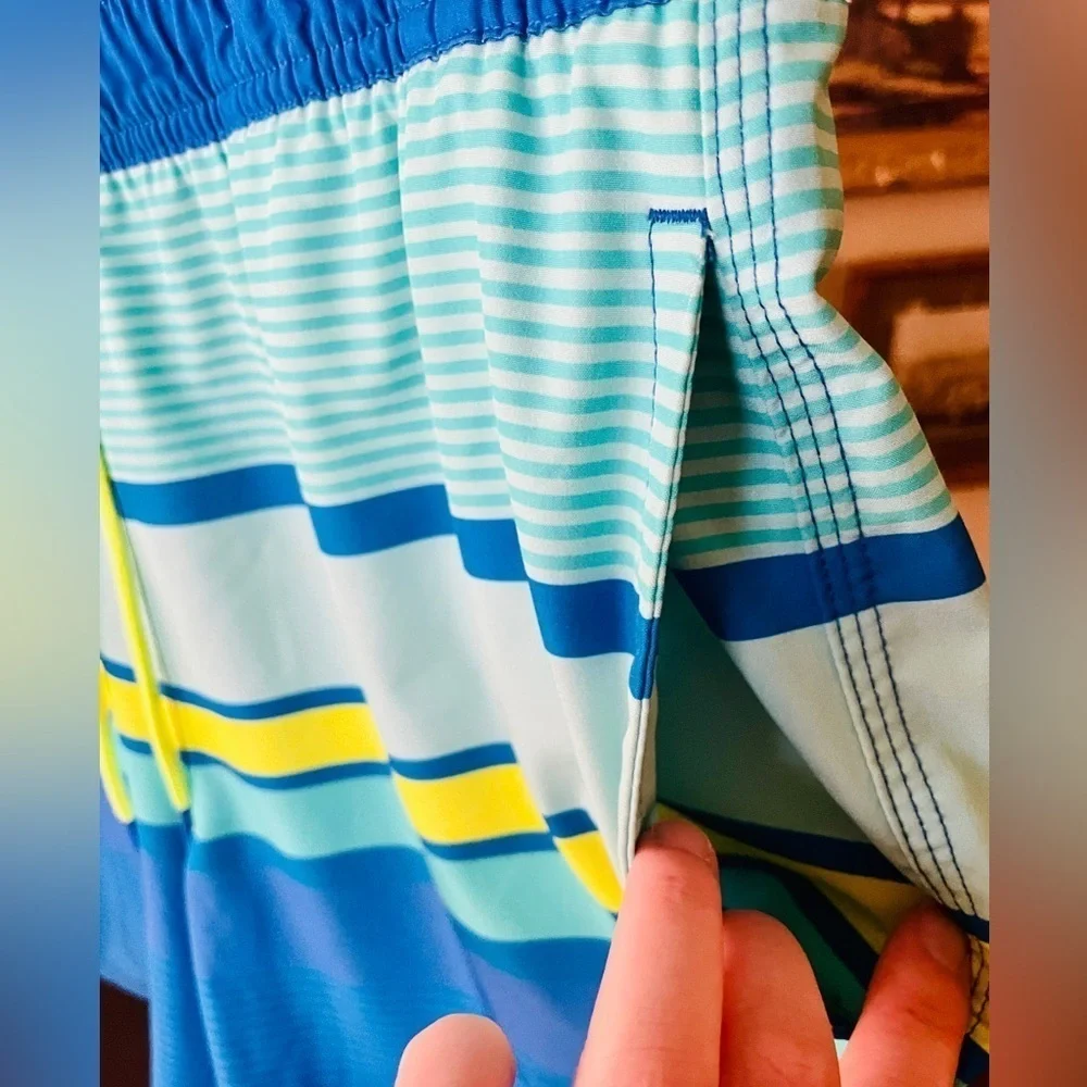 Vineyard Vines premium swim trunks pickets 6.5” inseam SZ L blue turquoise